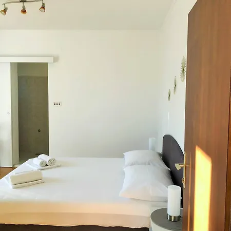 Apartmán With Parking Space - 22168 Makarská