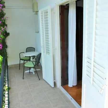 With Parking Space - 22168 Makarska