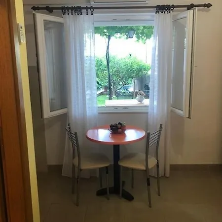 With Parking Space - 22168 Makarska