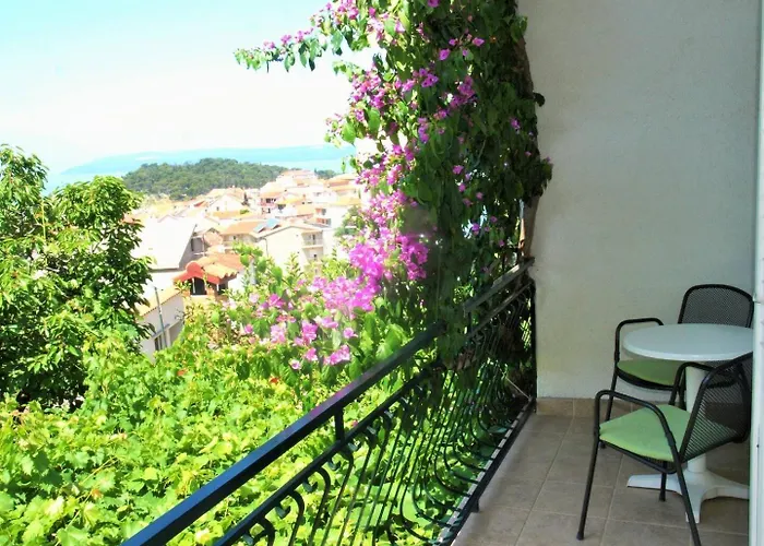 Apartment With Parking Space - 22168 Makarska