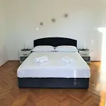 Apartment With Parking Space - 22168 Makarska