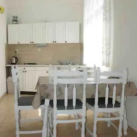 Apartman With Parking Space - 22168 Makarska