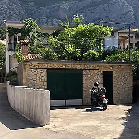 Apartman With Parking Space - 22168
