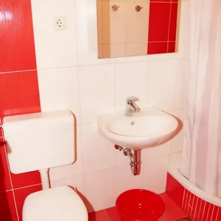 Apartman With Parking Space - 22168 Makarska