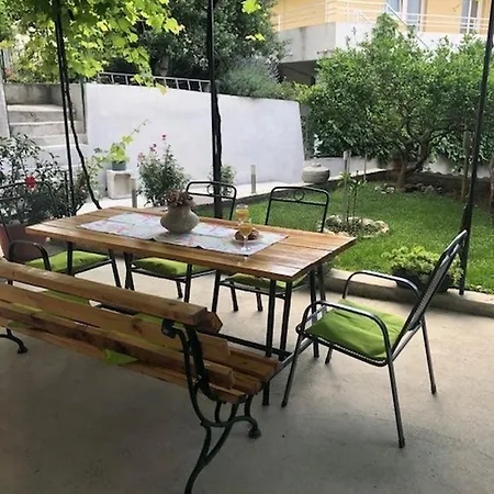 Apartman With Parking Space - 22168 *